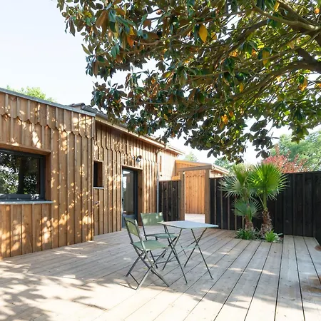 Holiday home Maisons Pontcanal, 2 Reunies Au Bord Du Canal A Cazaux La Teste-de-Buch