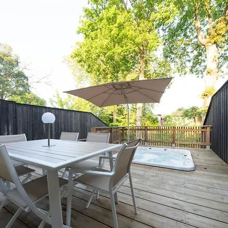 Holiday home Maisons Pontcanal, 2 Reunies Au Bord Du Canal A Cazaux