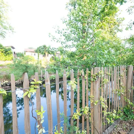 Holiday home Maisons Pontcanal, 2 Reunies Au Bord Du Canal A Cazaux *
